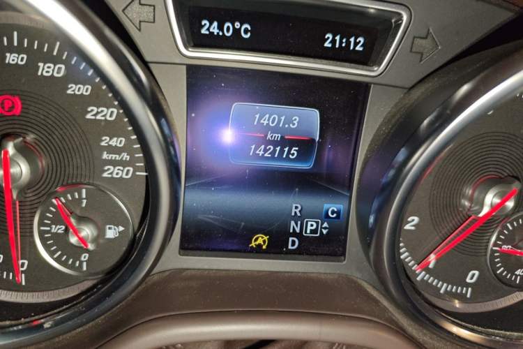 Used Mercedes-Benz GLS 2018 GLS 320 4MATIC Odometer Close Up