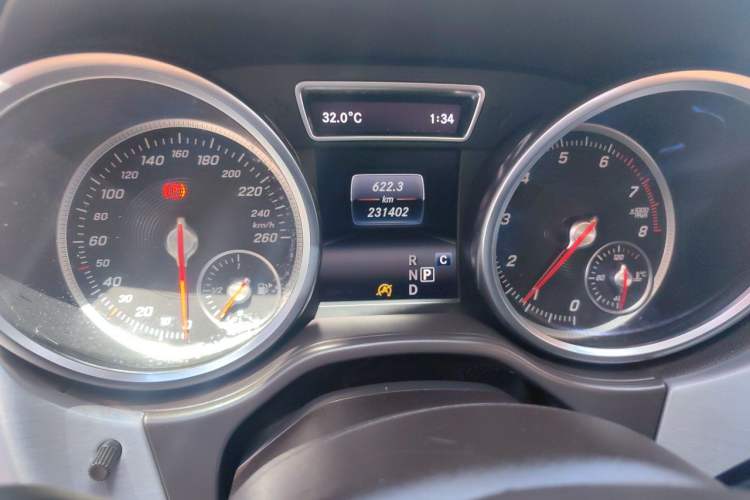Used Mercedes-Benz GLS 2018 GLS 320 4MATIC Odometer Close Up
