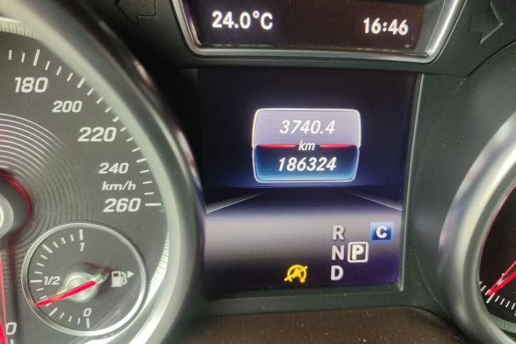 Used Mercedes-Benz GLS 2018 GLS 320 4MATIC Odometer Close Up