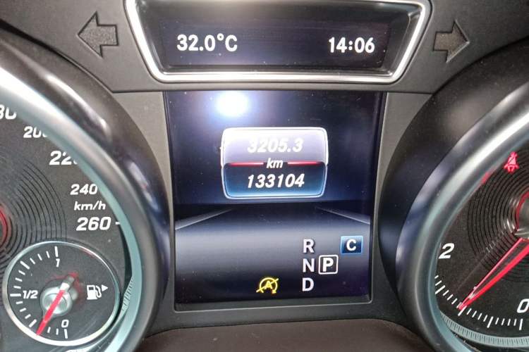 Used Mercedes-Benz GLS 2018 Facelift GLS 320 4MATIC Odometer Close Up