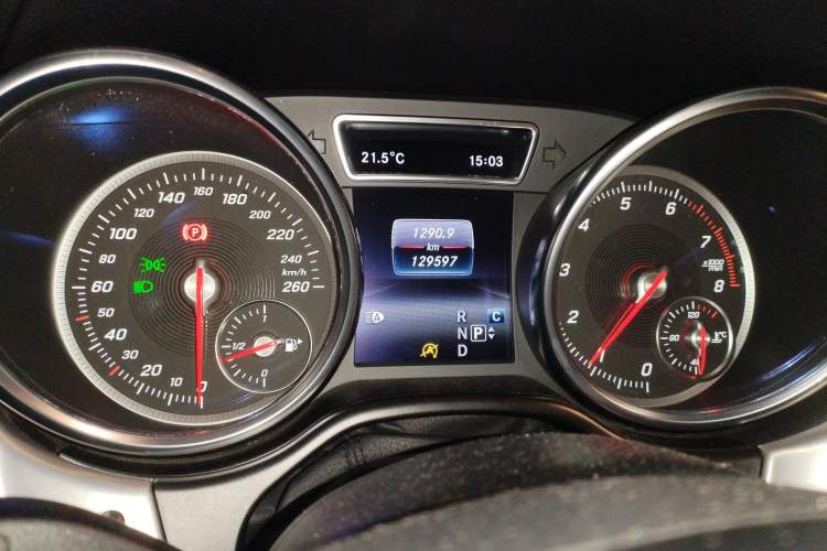 Used Mercedes-Benz GLS 2018 Facelift GLS 320 4MATIC Odometer Close Up