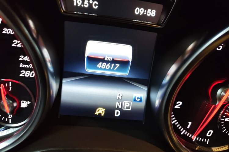Used Mercedes-Benz GLS 2018 Refreshed GLS 400 4MATIC Dynamic Edition Odometer Close Up