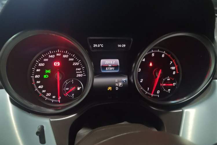 Used Mercedes-Benz GLS 2018 GLS 320 4MATIC Odometer Close Up