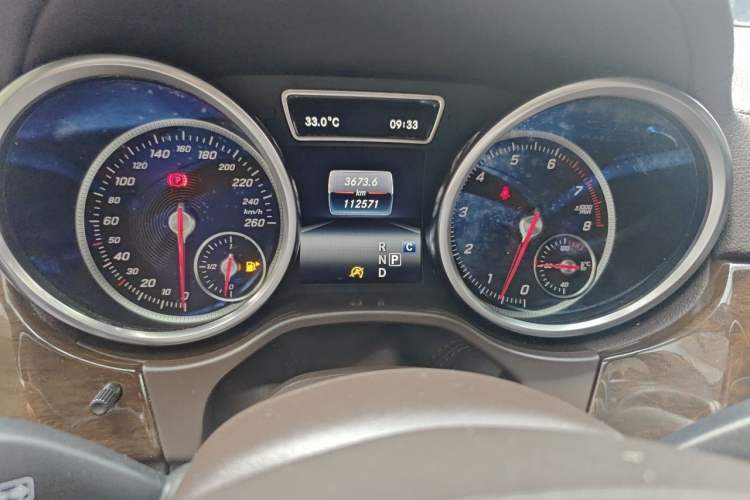 Used Mercedes-Benz GLS 2018 GLS 400 4MATIC Dynamic Model Odometer Close Up