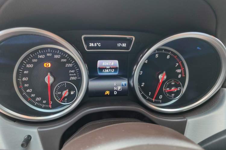 Used Mercedes-Benz GLS 2018 Facelift GLS 320 4MATIC Odometer Close Up