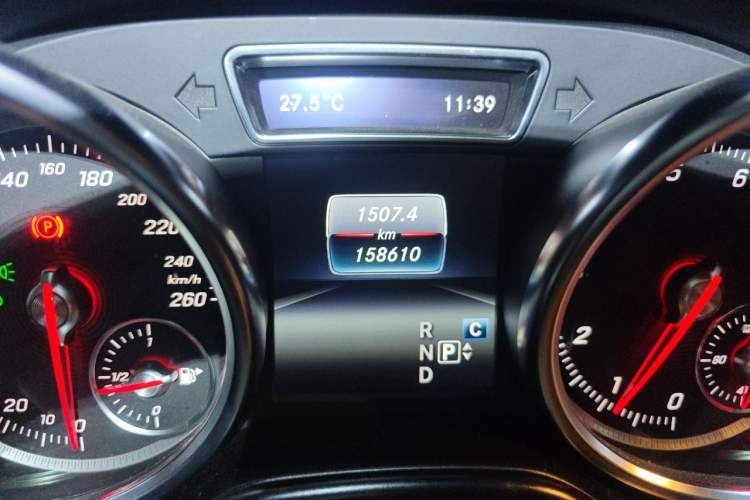 Used Mercedes-Benz GLS  Odometer Close Up