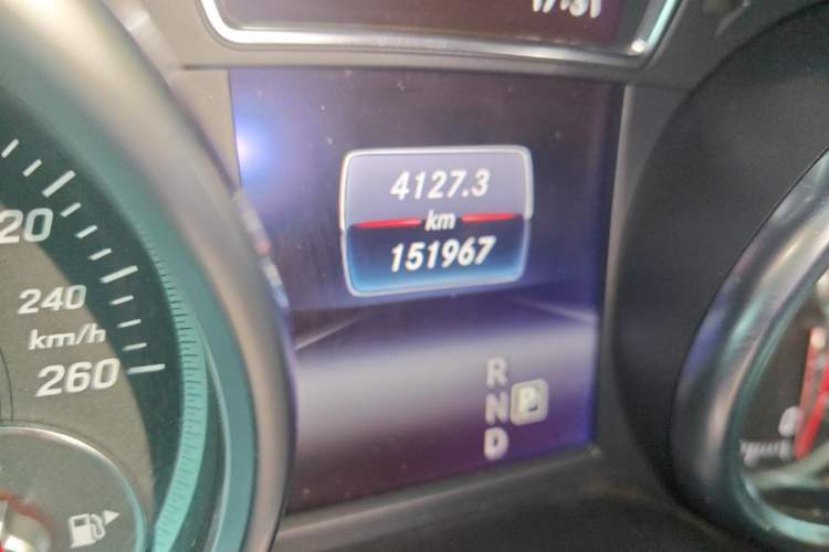 Used Mercedes-Benz GLS 2018 GLS 400 4MATIC Luxury Model Odometer Close Up