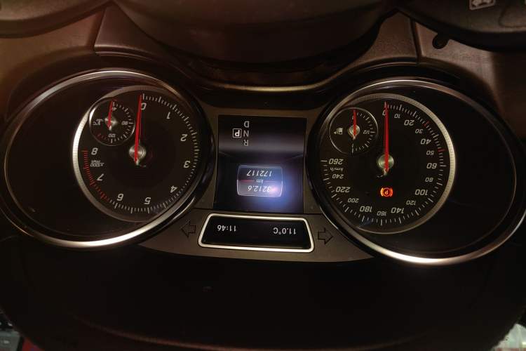 Used Mercedes-Benz GLS 2018 Facelifted GLS 500 4MATIC Odometer Close Up
