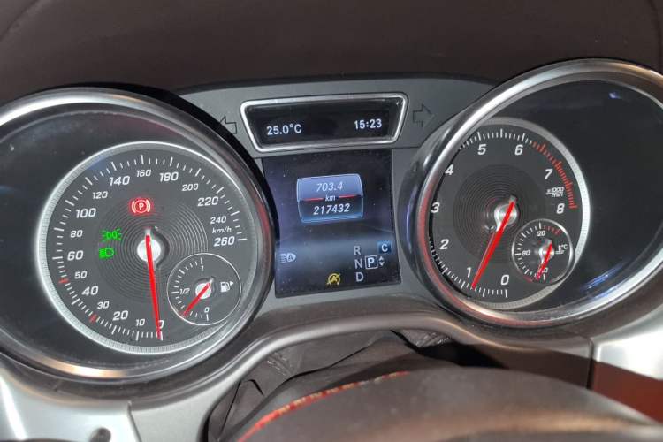 Used Mercedes-Benz GLS 2018 Facelift GLS 320 4MATIC Odometer Close Up