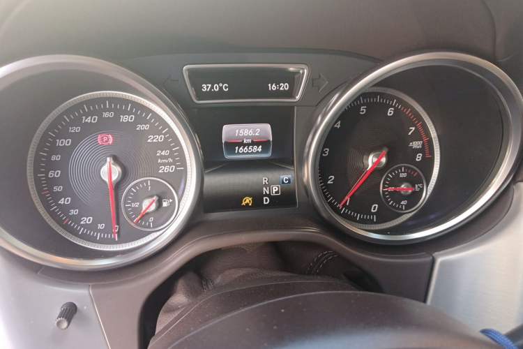 Used Mercedes-Benz GLS 2018 Facelift GLS 320 4MATIC Odometer Close Up