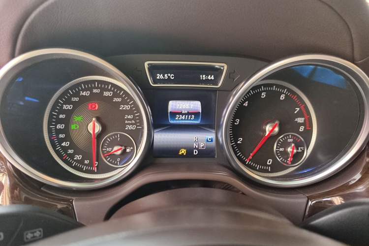 Used Mercedes-Benz GLS 2018 GLS 400 4MATIC Dynamic Model Odometer Close Up