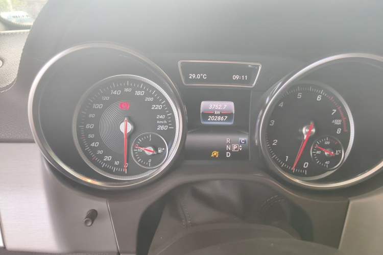 Used Mercedes-Benz GLS 2018 Facelift GLS 320 4MATIC Odometer Close Up