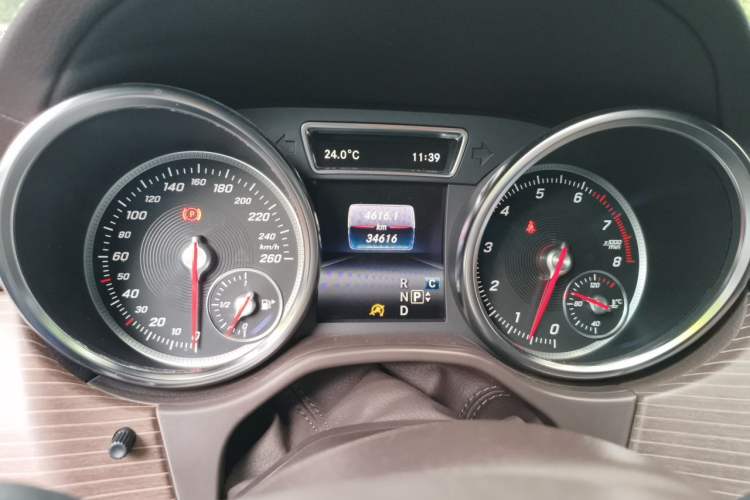 Used Mercedes-Benz GLS 2018 Refreshed GLS 400 4MATIC Dynamic Edition Odometer Close Up