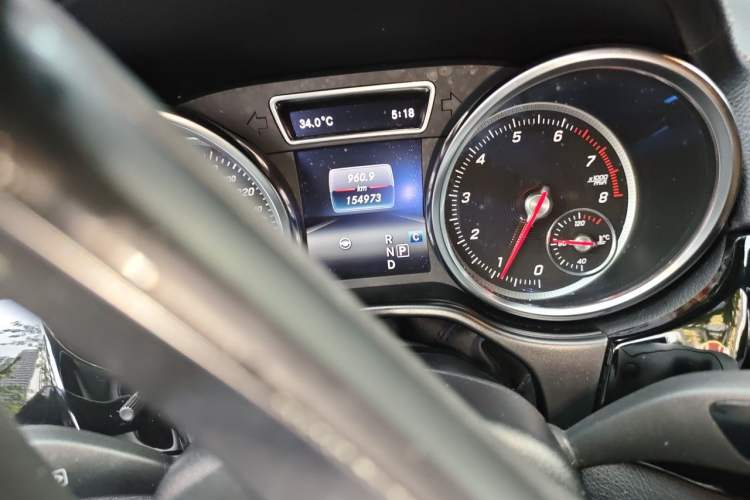 Used Mercedes-Benz GLS  Odometer Close Up