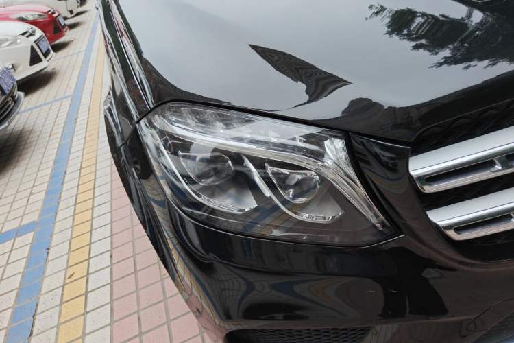 Used Mercedes-Benz GLS 2018 GLS 400 4MATIC Luxury Model Right Front Headlight