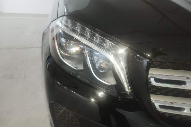 Used Mercedes-Benz GLS  Right Front Headlight