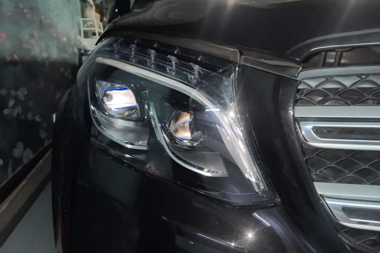 Used Mercedes-Benz GLS 2018 Refreshed GLS 400 4MATIC Dynamic Edition Right Front Headlight