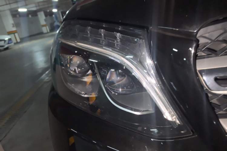 Used Mercedes-Benz GLS 2018 Facelift GLS 320 4MATIC Right Front Headlight