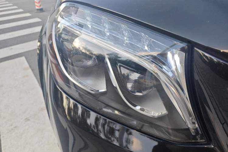Used Mercedes-Benz GLS  Right Front Headlight