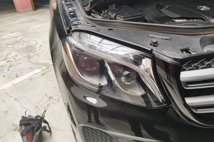 Used Mercedes-Benz GLS  Right Front Headlight