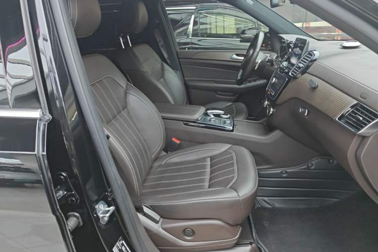 Used Mercedes-Benz GLS 2018 Refreshed GLS 400 4MATIC Dynamic Edition Right Front Seat