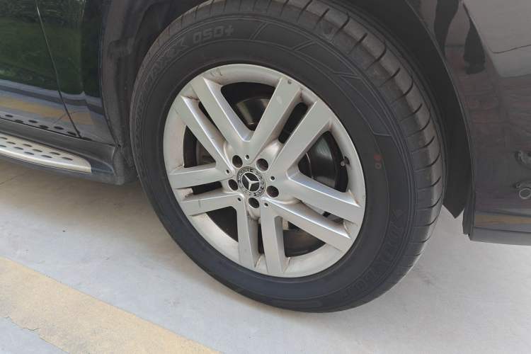 Used Mercedes-Benz GLS 2018 Facelift GLS 320 4MATIC Right Front Wheel Hub