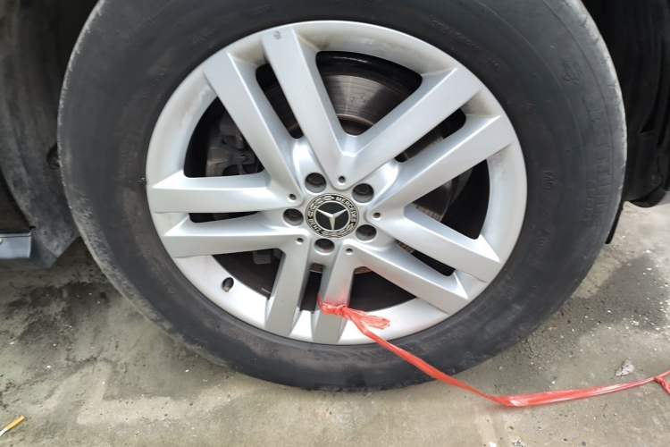 Used Mercedes-Benz GLS 2018 Facelift GLS 320 4MATIC Right Front Wheel Hub
