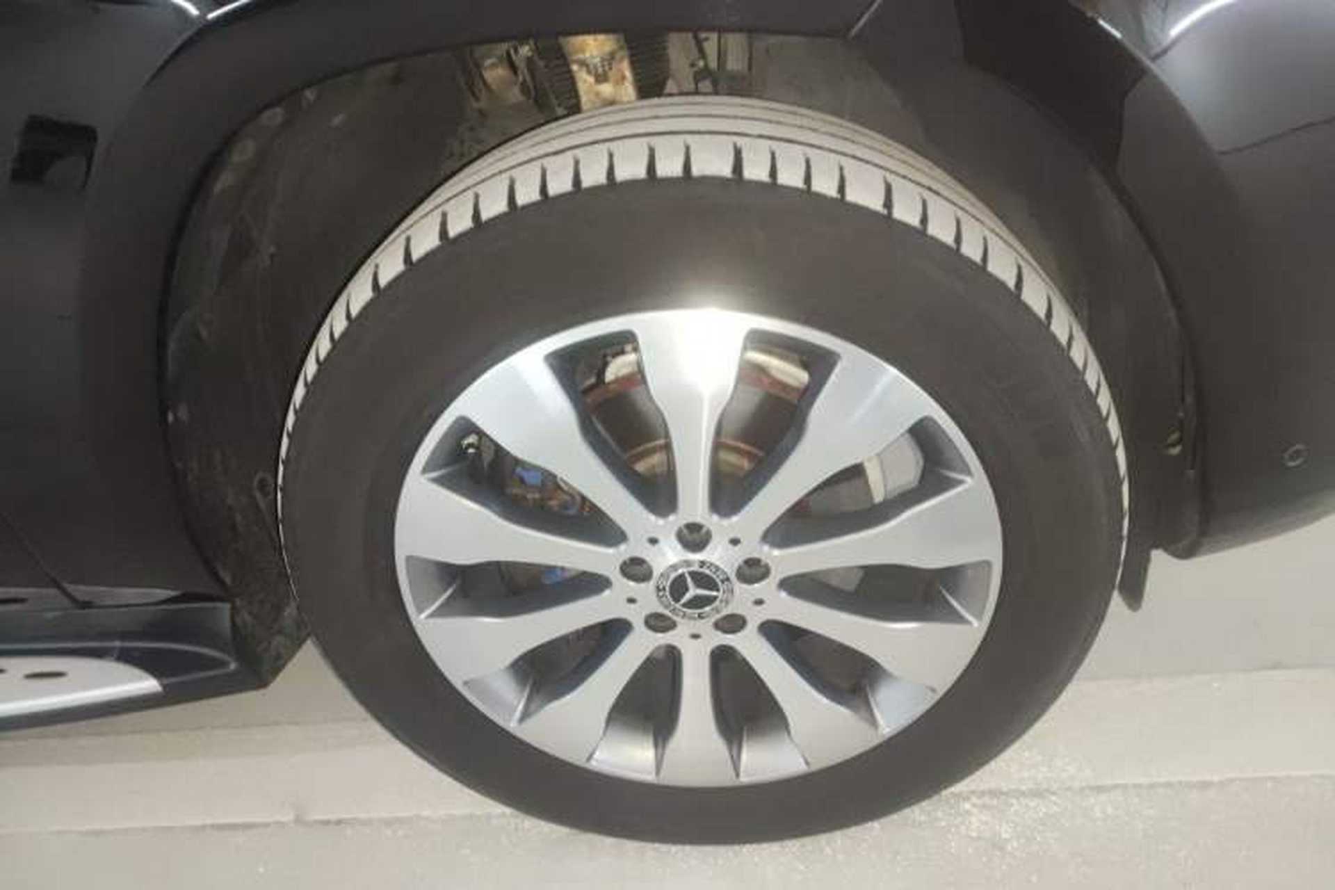 Used Mercedes-Benz GLS  Right Front Wheel Hub