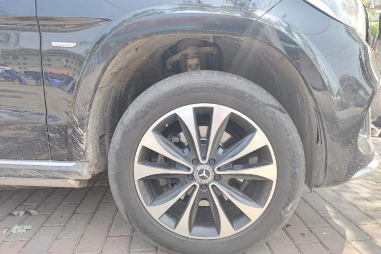 Used Mercedes-Benz GLS 2018 Refreshed GLS 400 4MATIC Dynamic Edition Right Front Wheel Hub