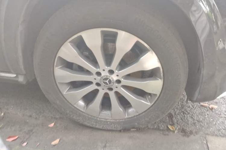 Used Mercedes-Benz GLS 2018 GLS 400 4MATIC Dynamic Model Right Front Wheel Hub