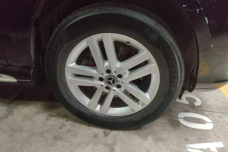 Used Mercedes-Benz GLS 2018 Facelift GLS 320 4MATIC Right Front Wheel Hub