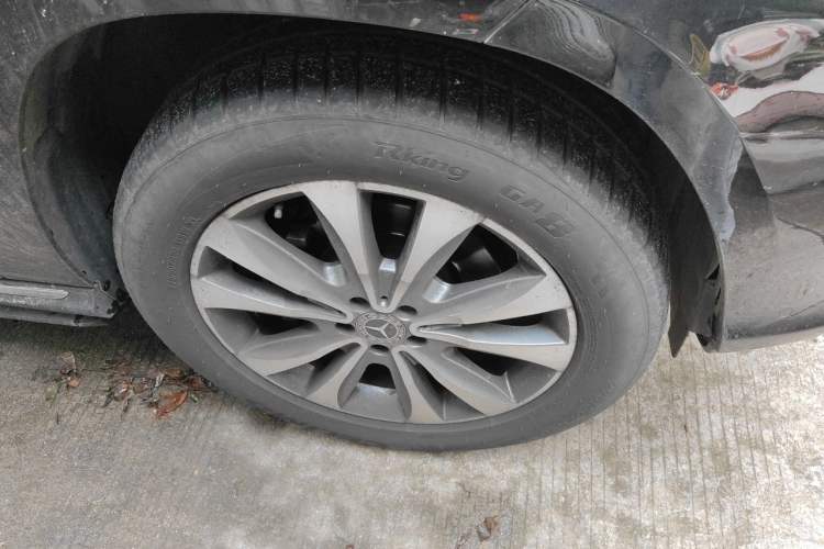Used Mercedes-Benz GLS 2018 Facelift GLS 320 4MATIC Right Front Wheel Hub