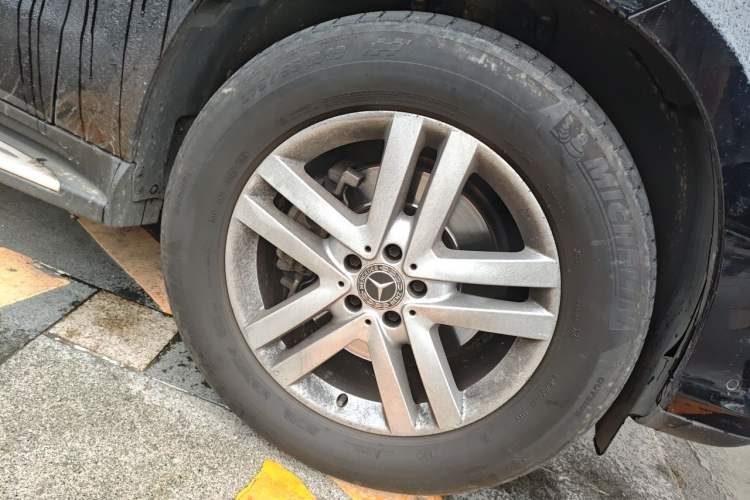Used Mercedes-Benz GLS 2018 Facelift GLS 320 4MATIC Right Front Wheel Hub
