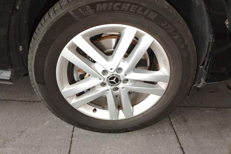 Used Mercedes-Benz GLS 2018 GLS 320 4MATIC Right Front Wheel Hub
