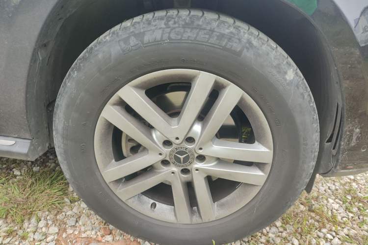 Used Mercedes-Benz GLS 2018 GLS 320 4MATIC Right Front Wheel Hub