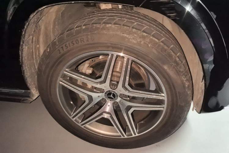 Used Mercedes-Benz GLS 2018 Refreshed GLS 400 4MATIC Dynamic Edition Right Front Wheel Hub