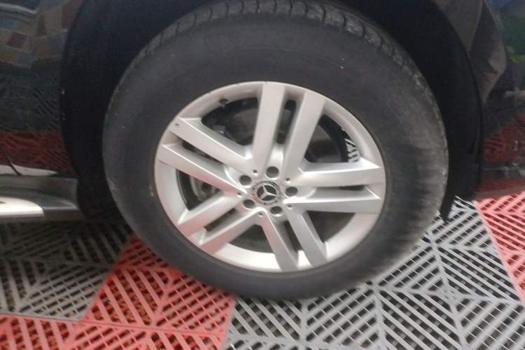 Used Mercedes-Benz GLS 2018 Facelift GLS 320 4MATIC Right Front Wheel Hub