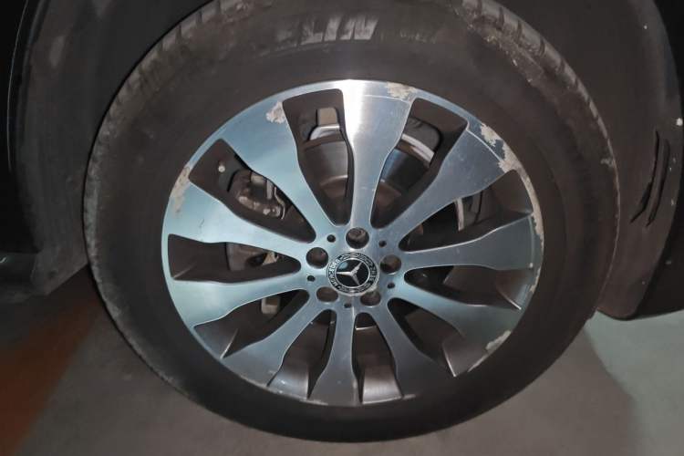 Used Mercedes-Benz GLS 2018 Refreshed GLS 400 4MATIC Dynamic Edition Right Front Wheel Hub