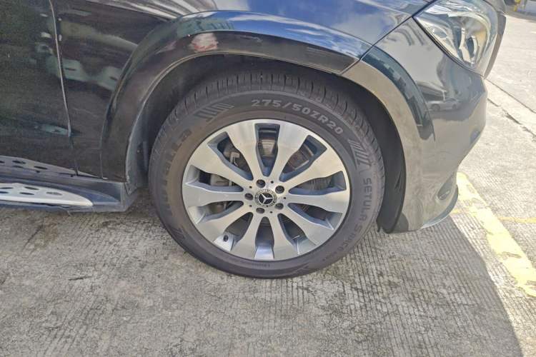 Used Mercedes-Benz GLS 2018 GLS 400 4MATIC Dynamic Model Right Front Wheel Hub