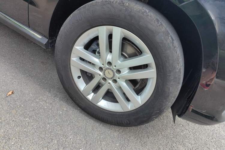 Used Mercedes-Benz GLS 2018 Facelift GLS 320 4MATIC Right Front Wheel Hub