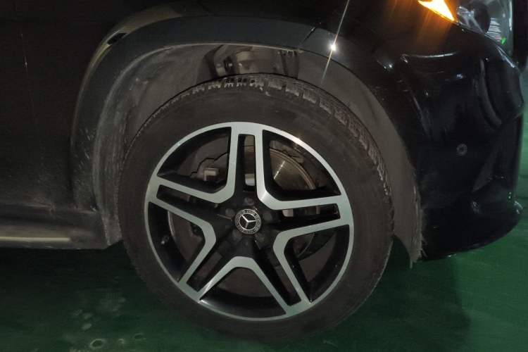 Used Mercedes-Benz GLS  Right Front Wheel Hub