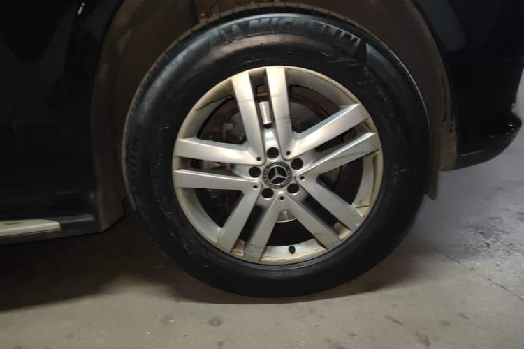 Used Mercedes-Benz GLS 2018 Facelift GLS 320 4MATIC Right Front Wheel Hub