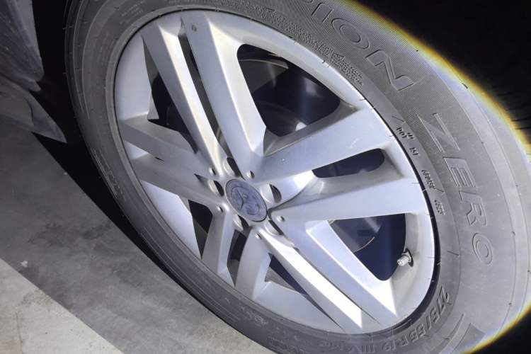 Used Mercedes-Benz GLS 2018 Facelift GLS 320 4MATIC Right Front Wheel Hub