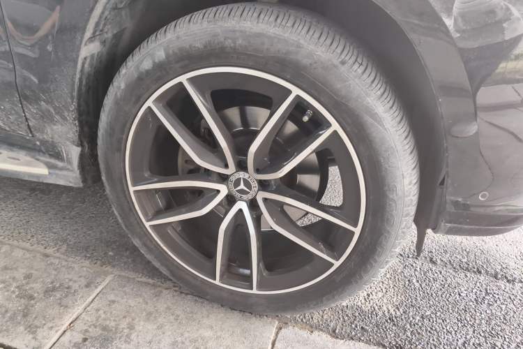 Used Mercedes-Benz GLS 2018 Facelift GLS 320 4MATIC Right Front Wheel Hub