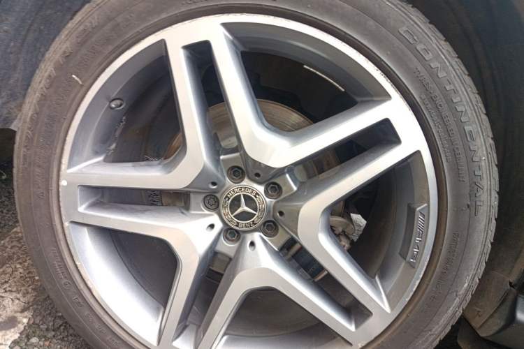 Used Mercedes-Benz GLS  Right Front Wheel Hub