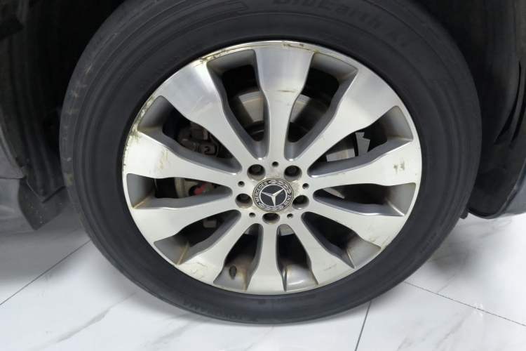 Used Mercedes-Benz GLS 2018 Refreshed GLS 400 4MATIC Dynamic Edition Right Front Wheel Hub