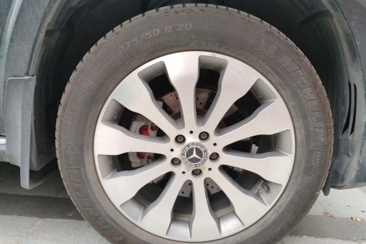 Used Mercedes-Benz GLS 2018 GLS 400 4MATIC Dynamic Model Right Front Wheel Hub