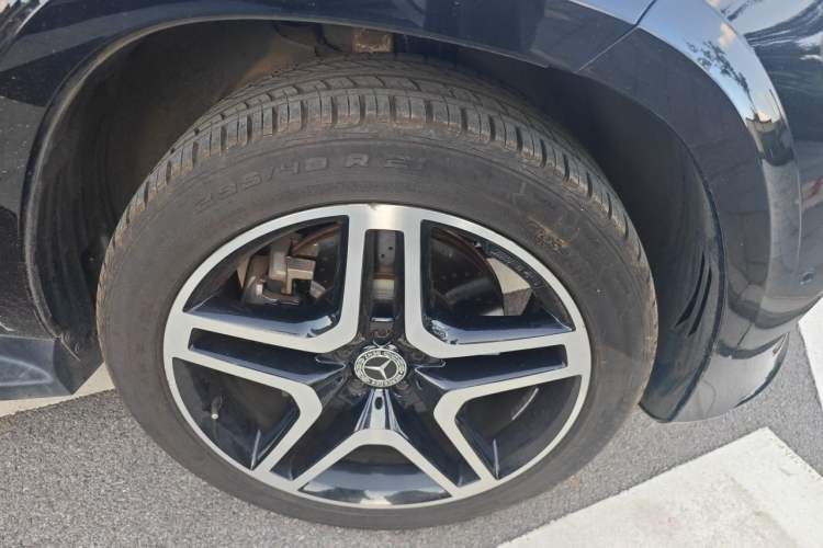 Used Mercedes-Benz GLS  Right Front Wheel Hub