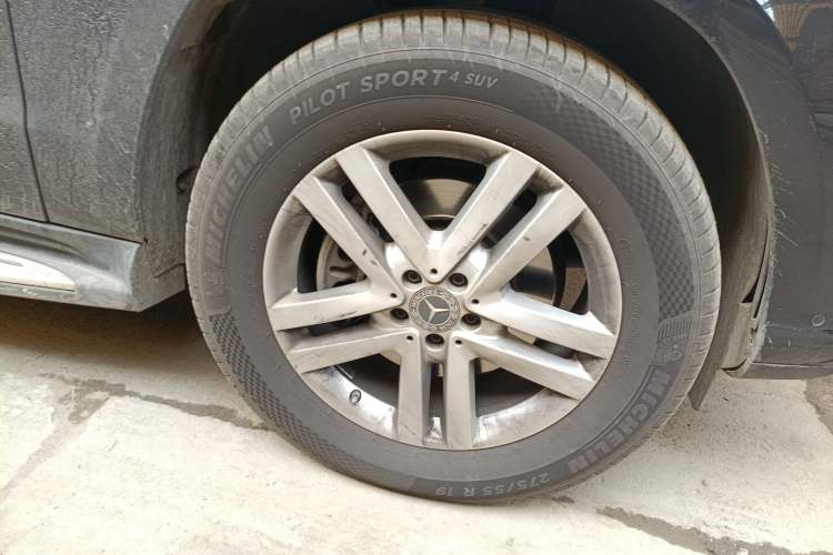 Used Mercedes-Benz GLS 2018 Facelift GLS 320 4MATIC Right Front Wheel Hub