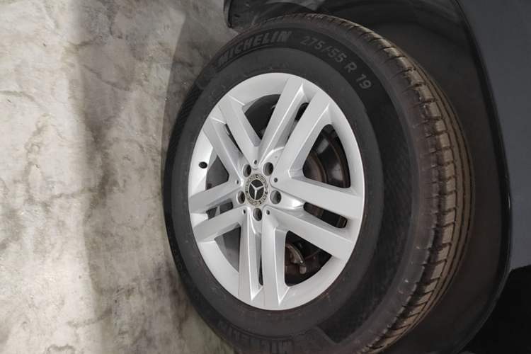 Used Mercedes-Benz GLS 2018 Facelift GLS 320 4MATIC Right Rear Wheel Hub